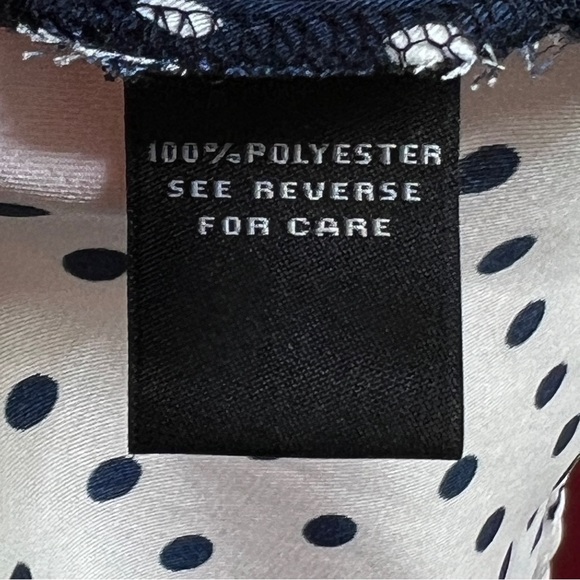 Coco Bianco XL Navy Blue Top with White Polka Dots & High Low Ducktail B… - Picture 11 of 12